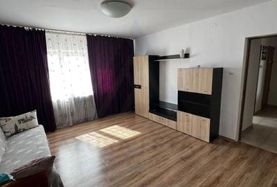 Apartament cu 3 camere decomandat, mobilat în Terezian