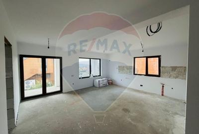 Casa / Vila cu 4 camere de vanzare - 4