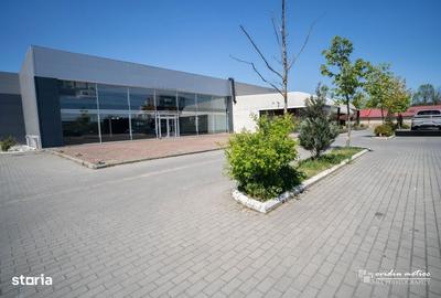 Spațiu comercial, de 1,000 mp, în Central