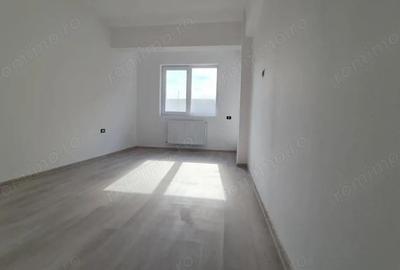 3 cam decomandat | Centrala termica proprie | Metrou Teclu - 3