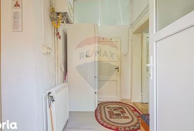 Casă cu 3 camere cu Teren 290 Mp în Bartolomeu - 1