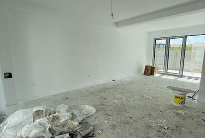 Casă cu 5 camere cu Teren 238 Mp în Central