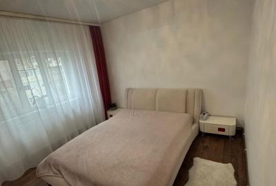 Inchiriez apartament trei camere centrala Ac - 3