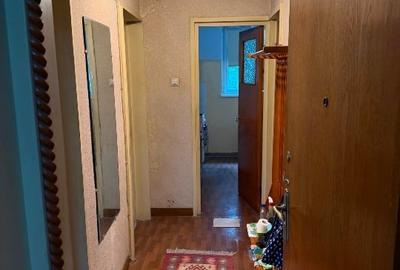 Apartartament 3 camere semidecomandat etaj 2/4 vedere Piața Miniș - 3