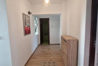 Apartament cu 3 camere decomandat în Săsar