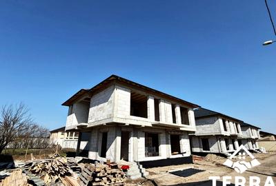 Casă individuală cu 4 camere cu Canalizare în Valu lui Traian - 10