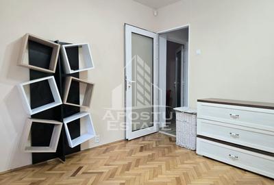 Apartament cu 3 camere semidecomandat în Banu Mărăcine - 1