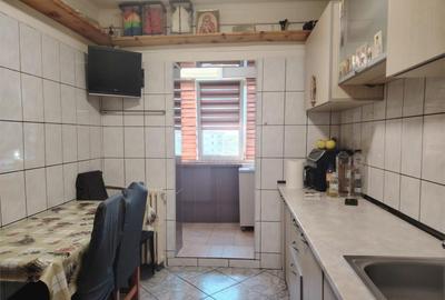 Apartament cu 2 camere, decomandat situat in Ploiesti, carti - 6
