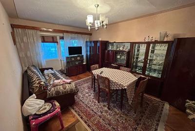 Apartament 3 camere, decomandat - Cugir - 1