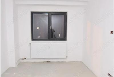 Vand apartament 3 camerele, P 8 ,cu balcon pe Str Viorele vis-a-vis de ?coala 97 Tineretului - 3