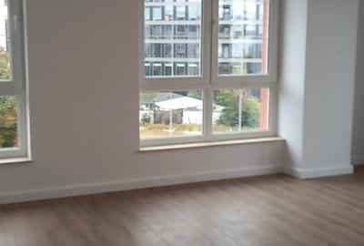 Spațiu comercial, de 1,000 mp, în Central - 7