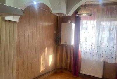 Apartament cu 3 camere semidecomandat în Central - 3