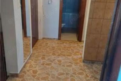 Vand apartament decomandat 2 camere, etaj 4