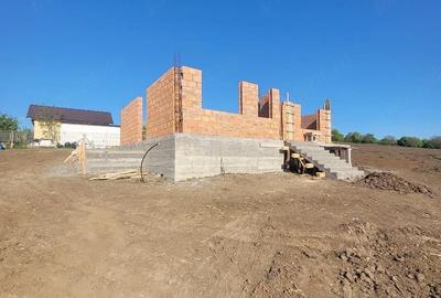 Casă cu 2 camere cu Teren 650 Mp în Chicerea - 4