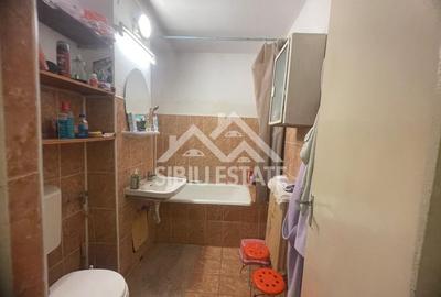 Apartament de vanzare cu 3 camere, decomandat,  2 balcoane, pivnita - 7