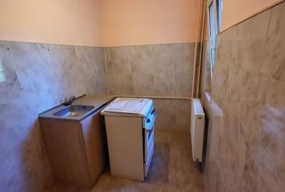 Garsonieră decomandată în Lipovei