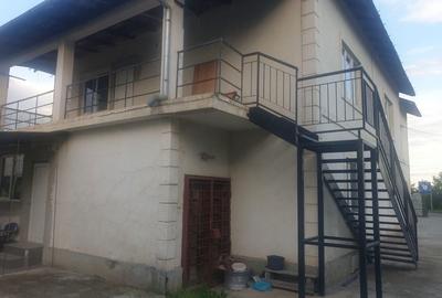 Casă cu 4 camere cu Teren 1000 Mp în Priseaca - 1