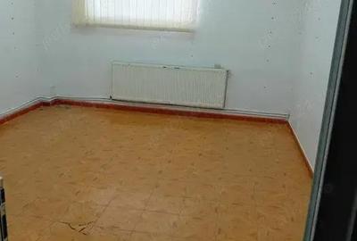 Spațiu comercial, de 550 mp, în Steaua - 4