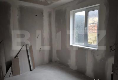 Casă cu 3 camere cu Teren 230 Mp în Lascăr Catargiu - 1