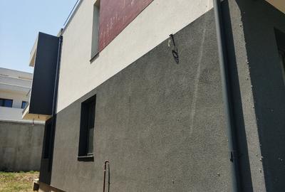 Casă cu 4 camere cu Canalizare în Sud - 2