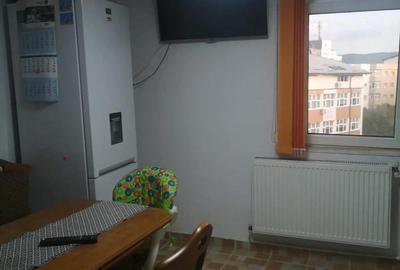 Apartament cu 2 camere semidecomandat în Ostroveni - 1