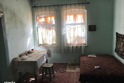 Casă cu 7 camere cu Teren 900 Mp în Zărnești - 2