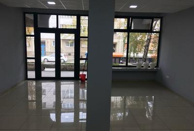 Spațiu comercial, de 70 mp, în Central - 6