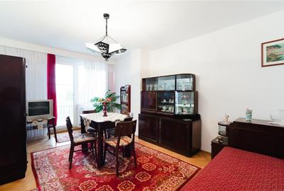 Apartament cu 3 camere decomandat în Sânmartin