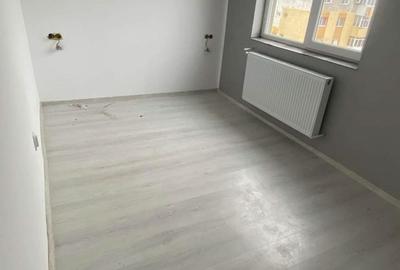 Vand apartament 2 camere, et4, bl N3. Pret 35000 - 10