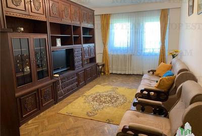 Apartament cu 3 camere decomandat în Tomis II