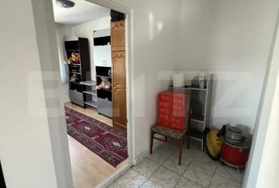 Apartament cu 3 camere decomandat în Micro 4 - 10