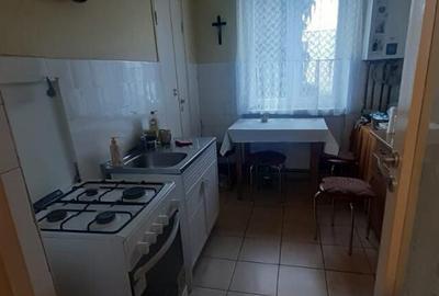Unirii, zona Casa Vacantei, 3 camere, etaj 2 - 5