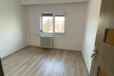 OFERTA 3 camere semidecomandate renovat, izolat in zona Centrala - 3