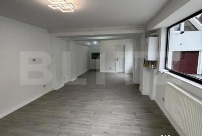 Spațiu comercial, de 49 mp, în Central - 3