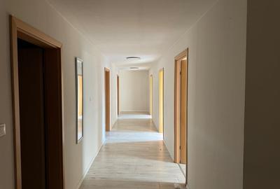 Complex-Lunei,la 5 min.de Prefectu;,10 camere,cas&#25; multifuncțional&#25 - 15
