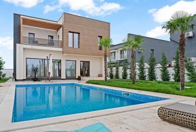 VILA CU PISCINA ZONA TUNARI - 2