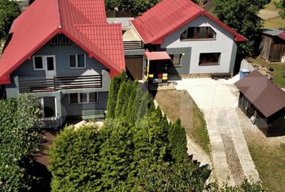 Casă cu 4 camere cu Teren 1000 Mp în Central