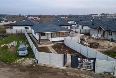 Casă individuală cu 4 camere cu Canalizare în Central - 8