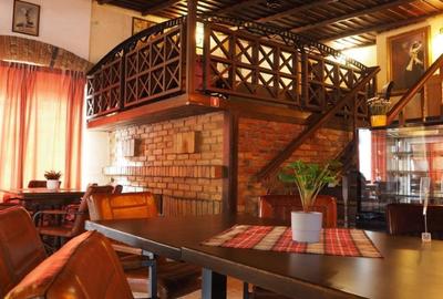 Spațiu comercial, de 975 mp, în Central - 7