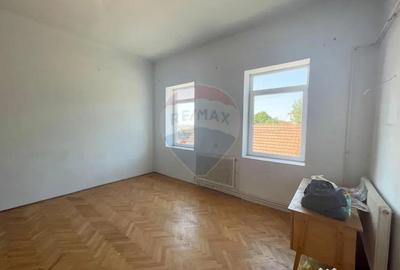 Casă cu 3 camere cu Teren 140 Mp în Central - 17