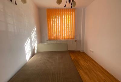 Apartament cu 3 camere semidecomandat, mobilat în 1 Mai - 6