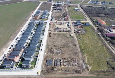 Teren Construcții intravilan de 372 mp, în Nord - 5
