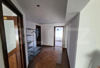 Casă cu 7 camere cu Teren 756 Mp în Central - 12