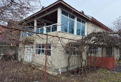 Casă cu 6 camere cu Teren 945 Mp în Frumușani - 2