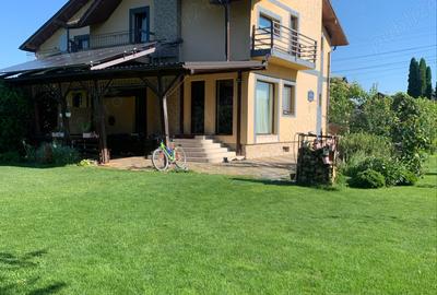 Casă cu 4 camere cu Teren 1200 Mp în Hemeiuș - 1