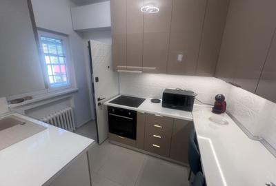 Apartament cu 4 camere semidecomandat în Unirii - 6