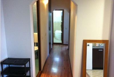 Apartament cu 3 camere decomandat în Dristor
