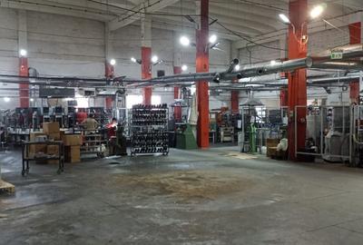 Spațiu comercial, de 7,380 mp, în Central - 15