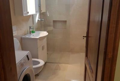 Apartament cu 3 camere semidecomandat în Central - 2