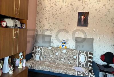 Apartament cu 3 camere semidecomandat în Sântandrei